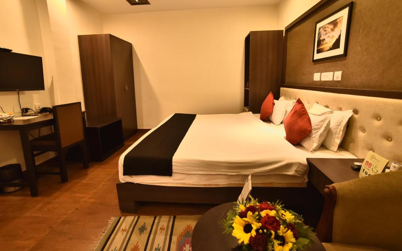 Casa Broadway-A Boutique Hotel Kolkata Ngoại thất bức ảnh